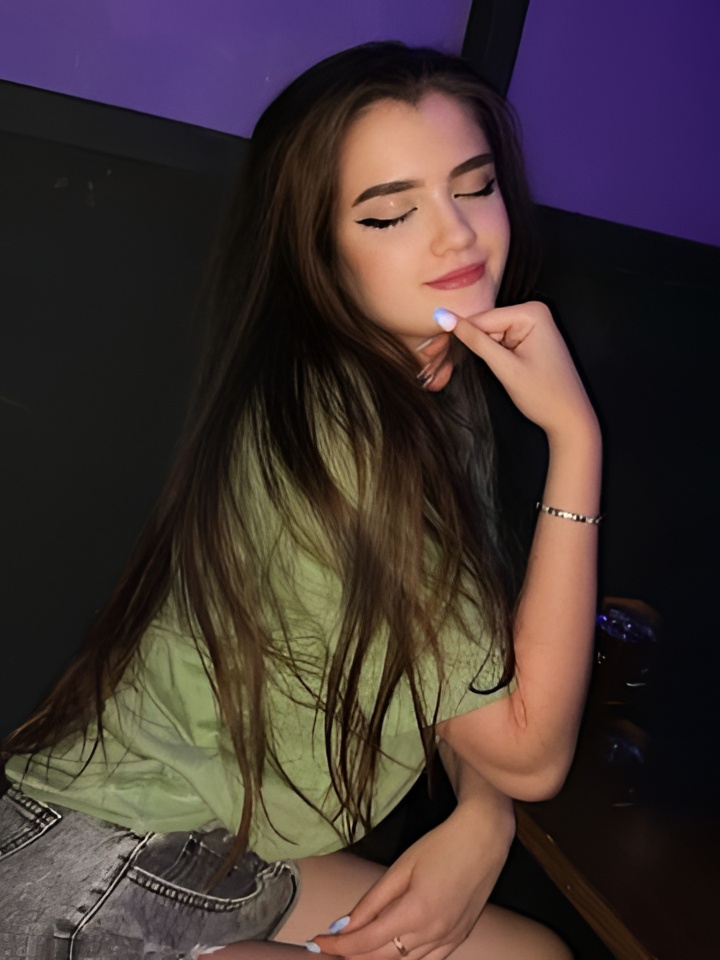 Алиса привлекальеная девушка из Грозного цена от 4000 руб