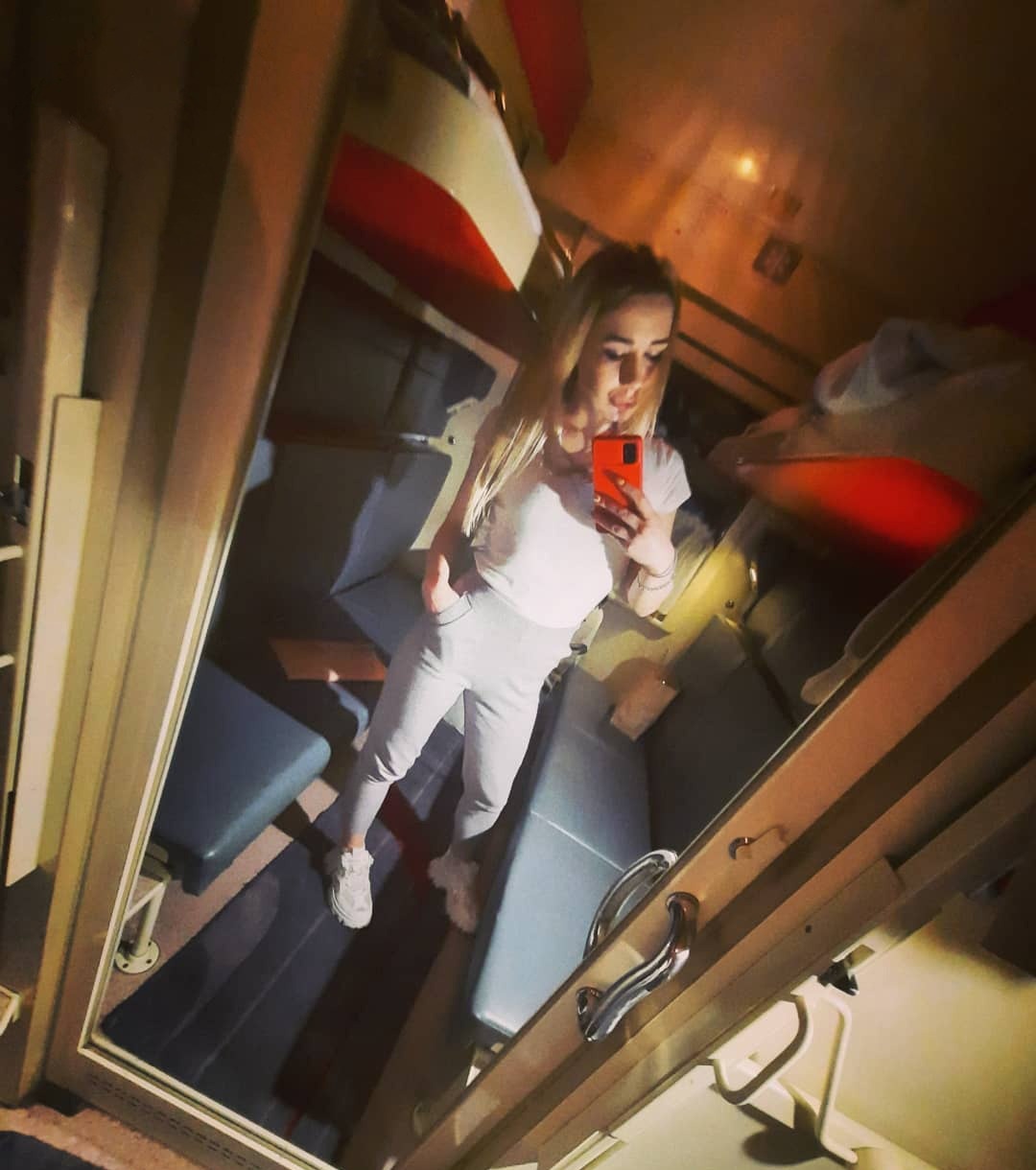 Надежда привлекальеная девушка из Грозного цена от 3500 руб