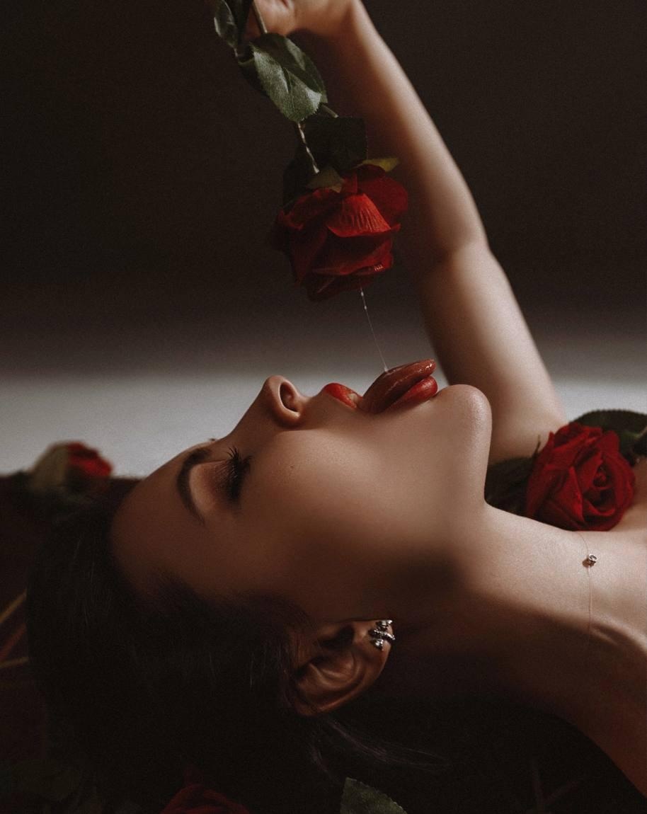 Варечка привлекальеная девушка из Грозного цена от 7000 руб