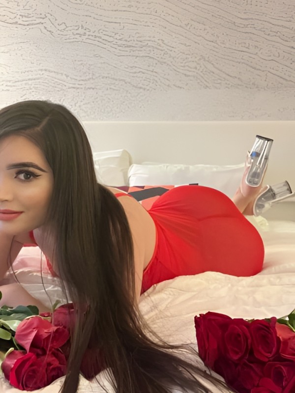 Регина привлекательная девушка из Грозного цена от 4000 руб