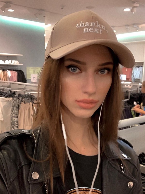 Лада привлекательная девушка из Грозного цена от 3000 руб