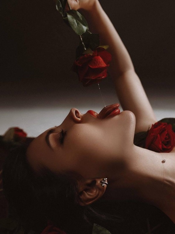 Варечка привлекательная девушка из Грозного цена от 7000 руб